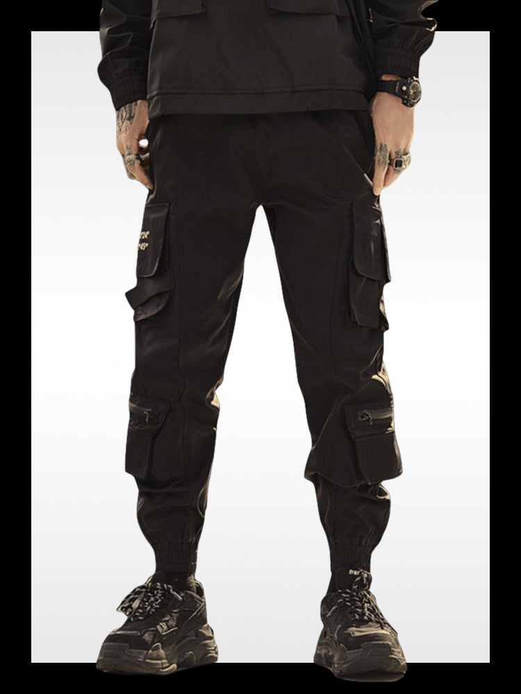 Cargo pants techwear